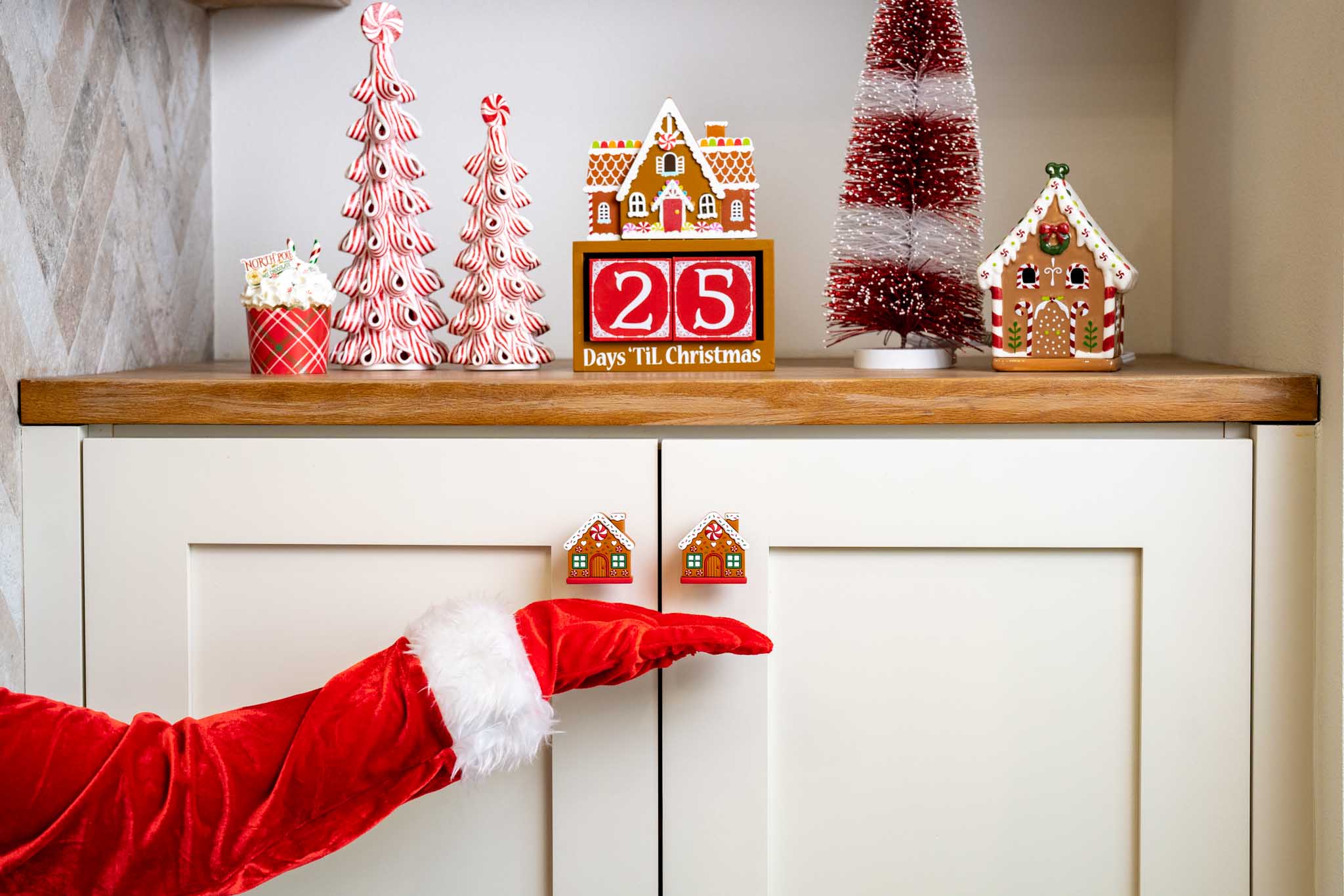 Gingerbread House Knobēz 12 pack