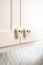 Glow-in-the-Dark Skull Knobēz 12 pack