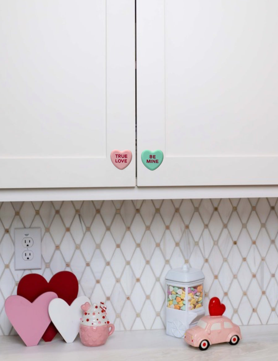 Conversation Heart Knobēz