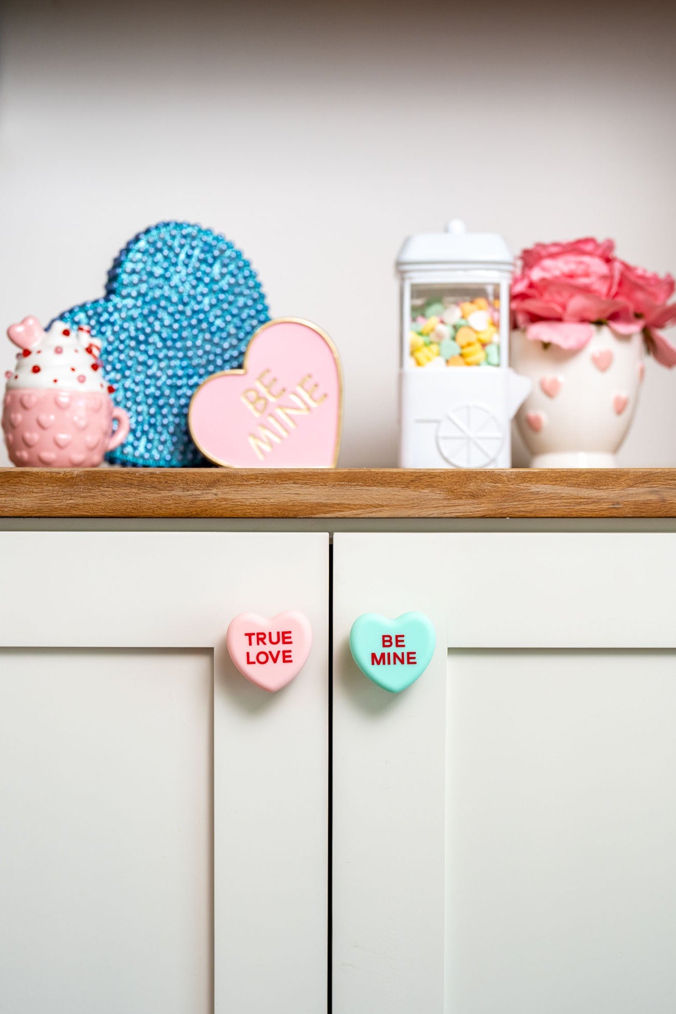 Conversation Heart Knobēz