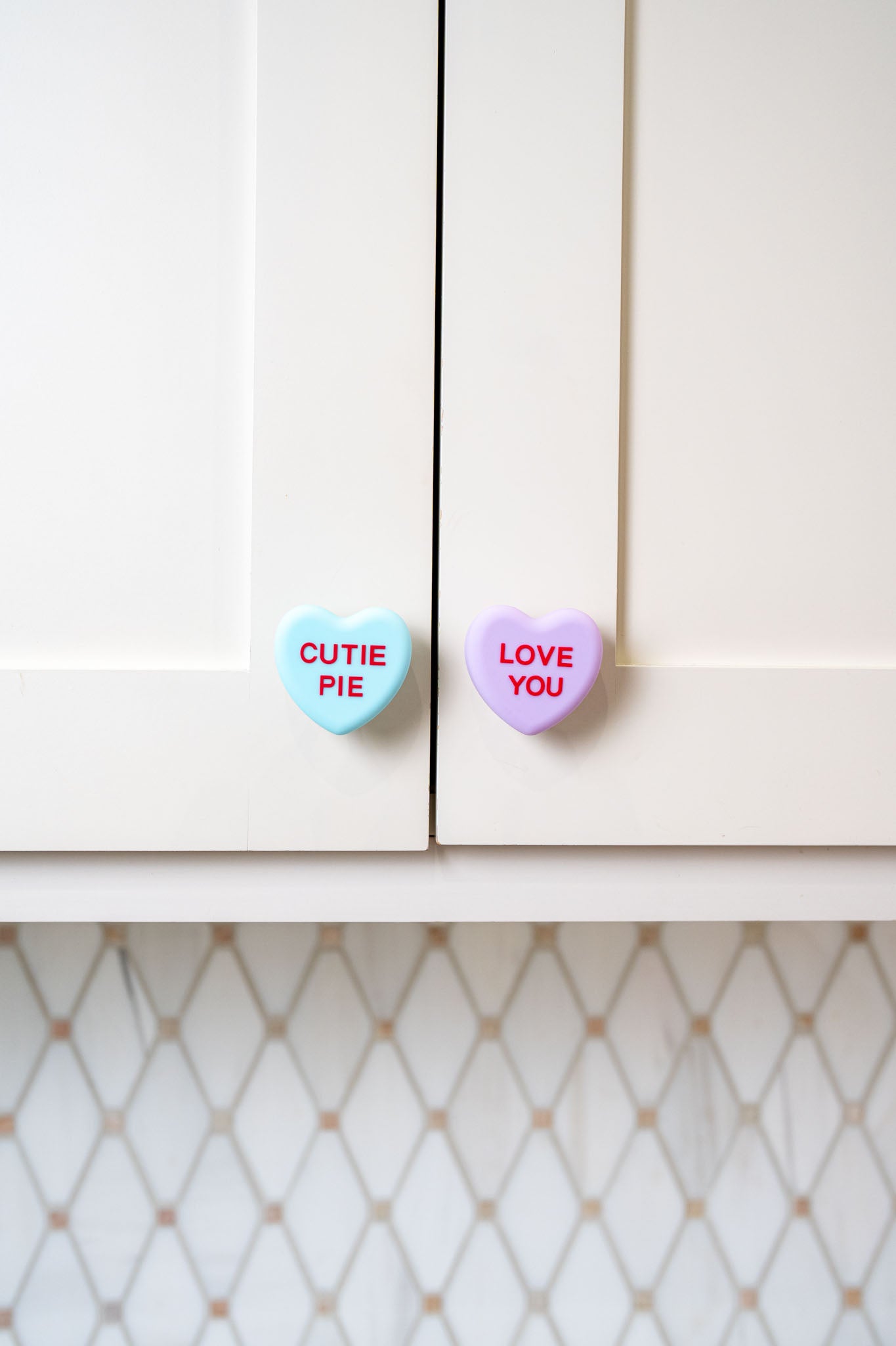 Conversation Heart Knobēz