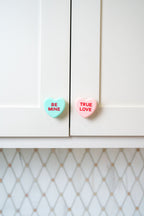 Conversation Heart Knobēz