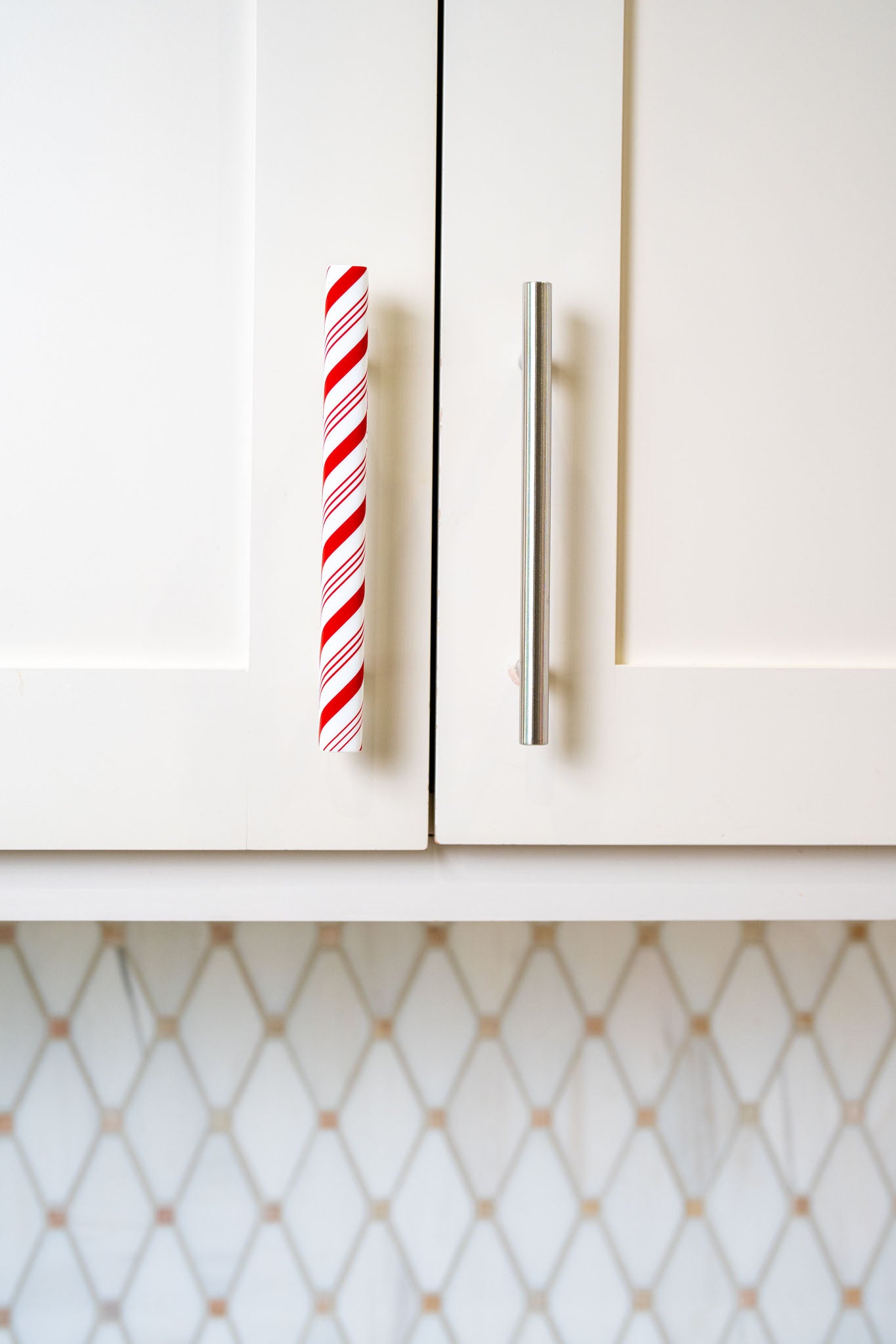 Large Peppermint Stick Handlez