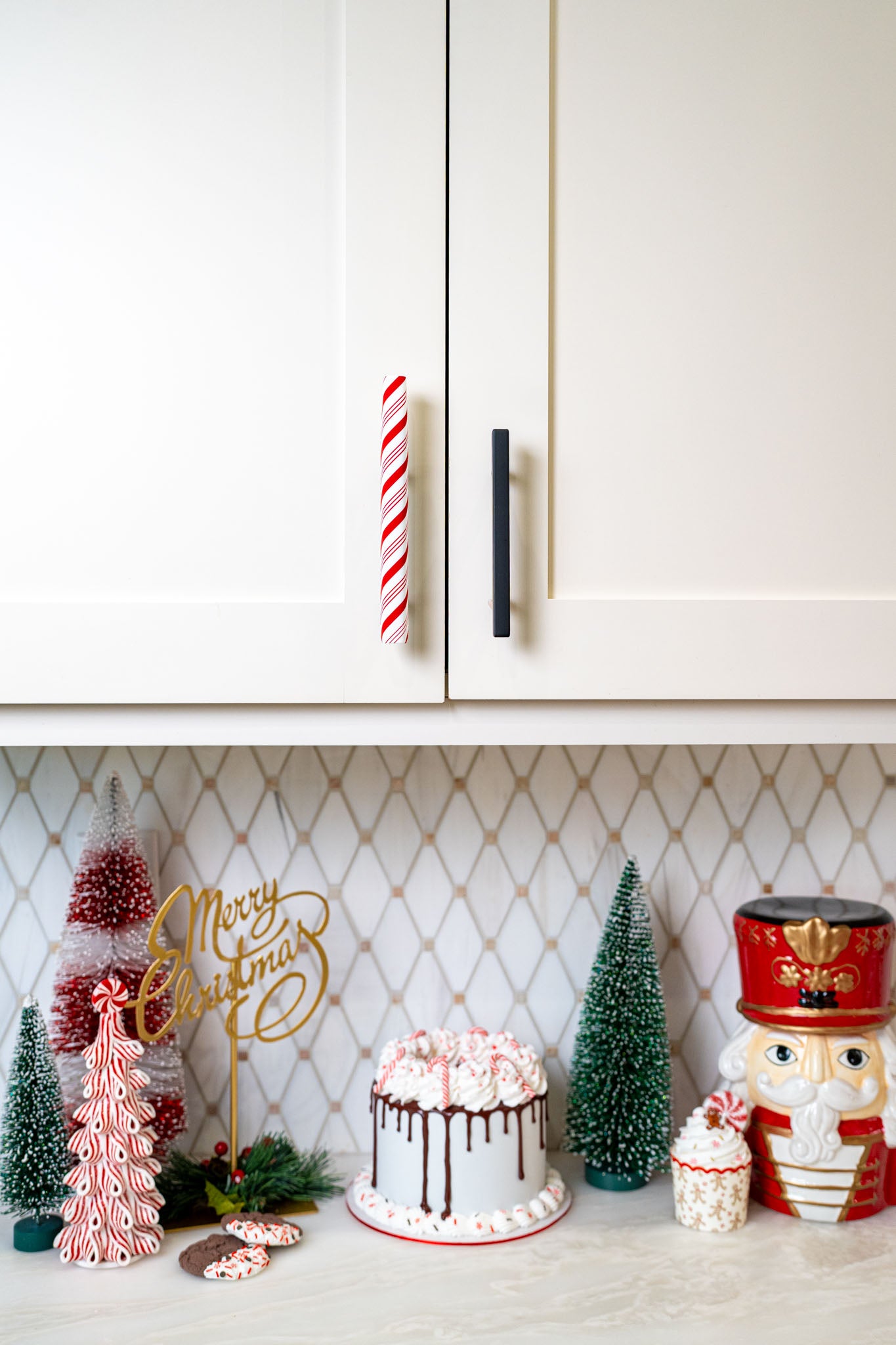 Large Peppermint Stick Handlez