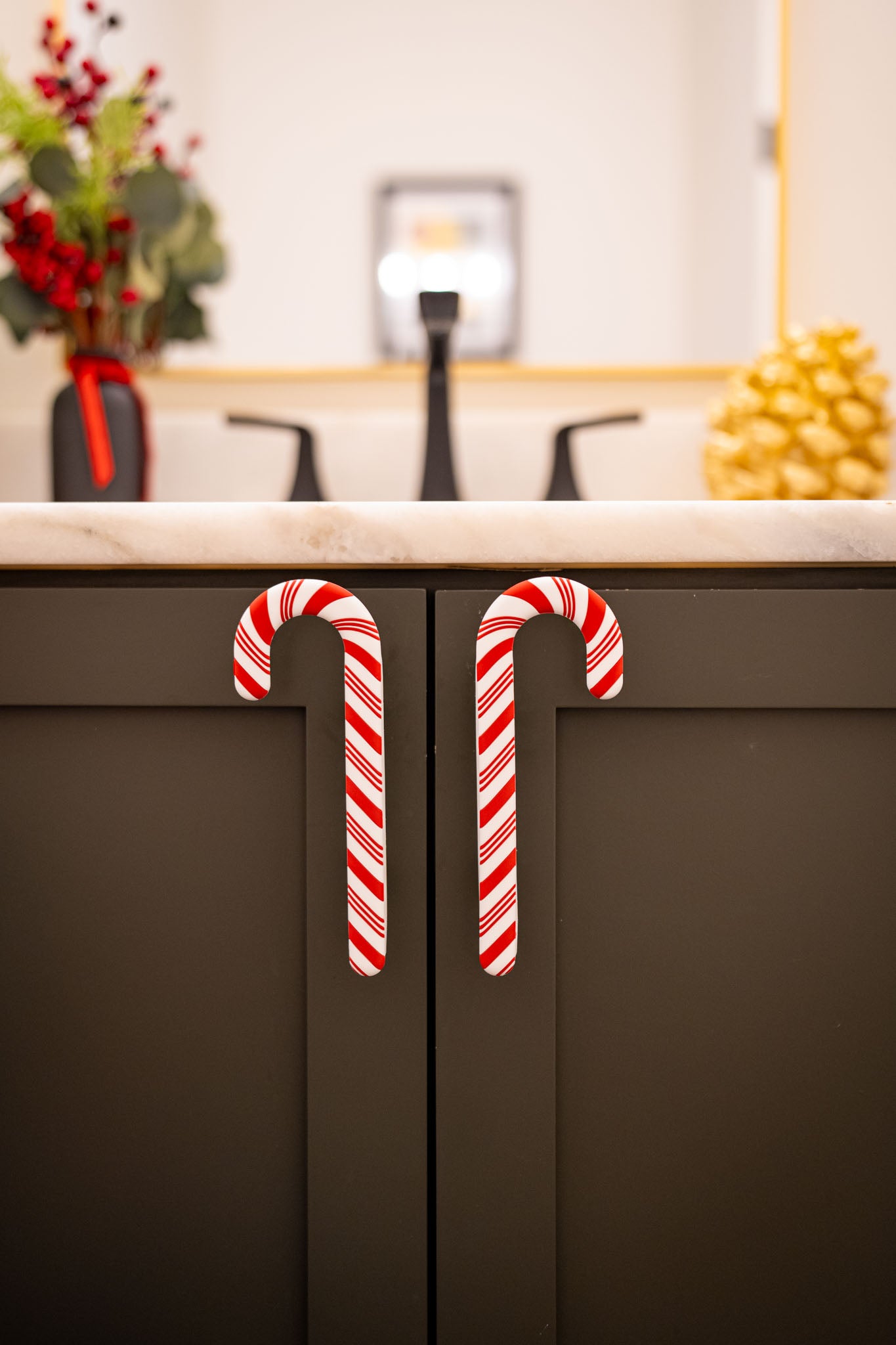 Small Candy Cane Handlez