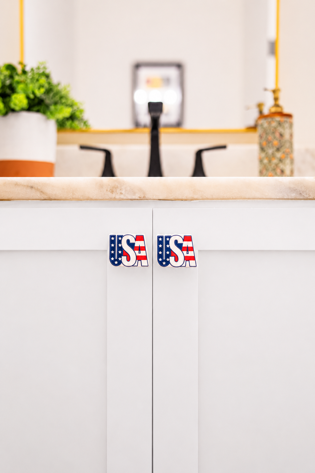 America Knobēz