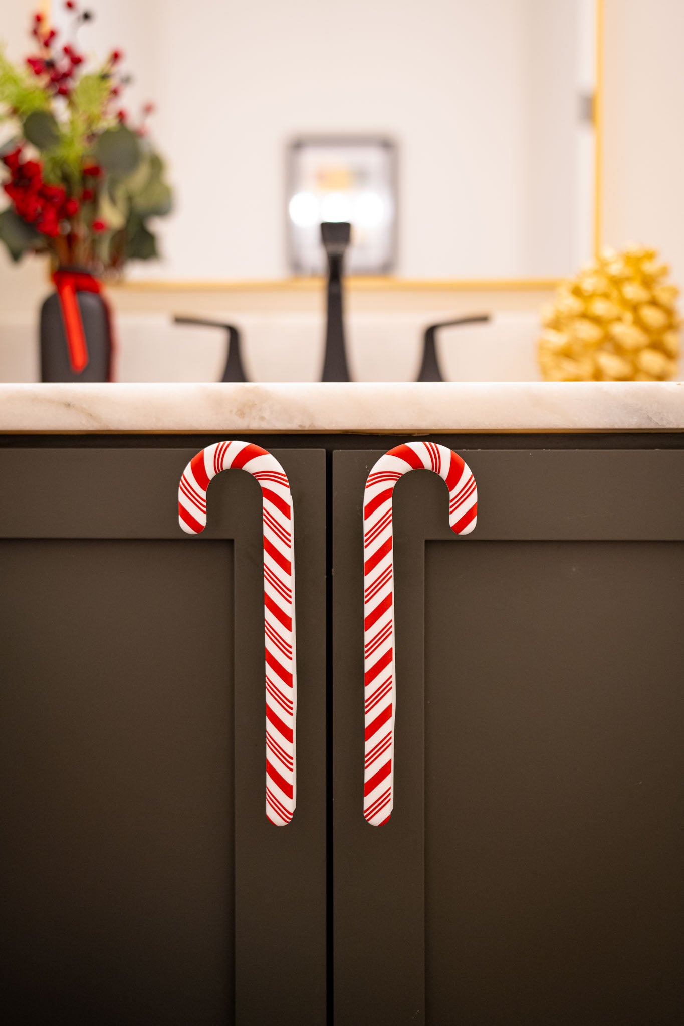 Large Candy Cane Handlez