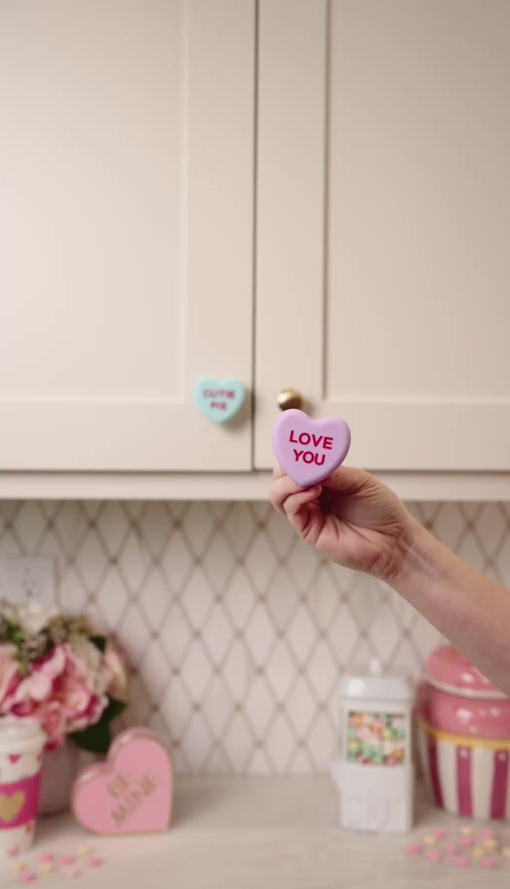 Conversation Heart Knobēz