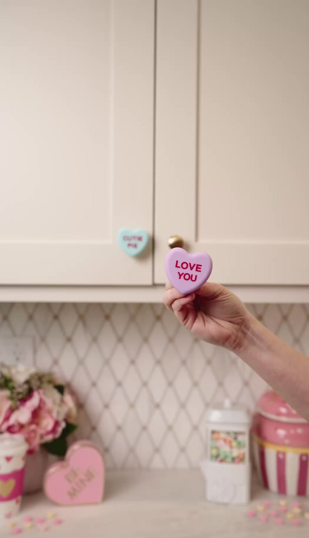 Conversation Heart Knobēz